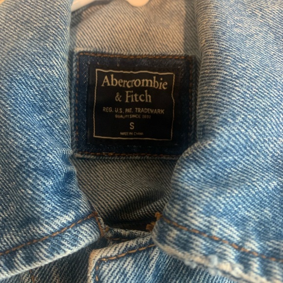 A&F Jean Jacket - Picture 4 of 9